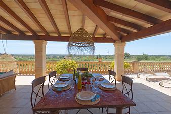 Finca Can Teco: Überdachte Terrasse