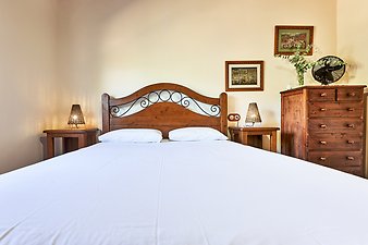 Finca Son Fam Nou: Schlafzimmer 2 mit Klimaanlage
