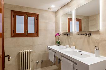 Finca S'Embat: baño inferior interior.jpg