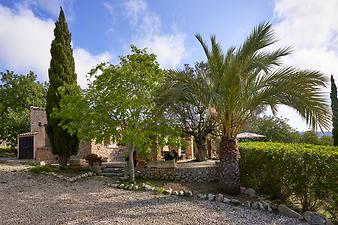 Finca Can Robi Nou: Parkplatz 