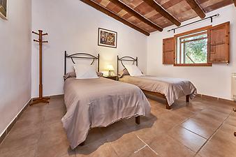 Finca Can Robi Nou: Schlafzimmer 1