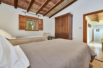Finca Can Robi Nou: Schlafzimmer 1