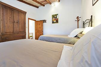 Finca Can Robi Nou: Schlafzimmer 1