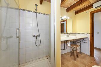 Finca Can Robi Nou: Duschbad