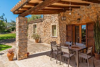 Finca Can Matxet: Überdachte Terrasse