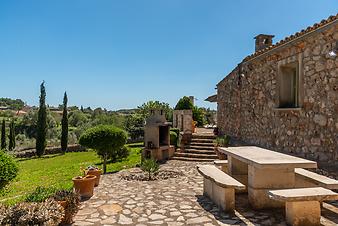 Finca Can Matxet: Große Rasenfläche
