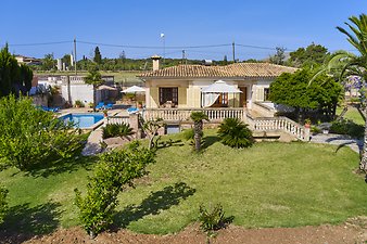 Finca Cas Sineuer: Garten der Finca - Verbindungsweg