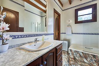 Finca Sa Font d'alt: Badezimmer im Erdgeschoss