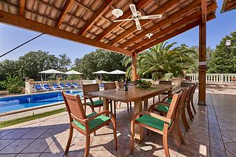 Finca Sa Font d'alt: Überdachte Terrasse