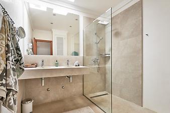 Finca Es Moli d'en Creu: Badezimmer ensuite zu Schlafzimmer 2