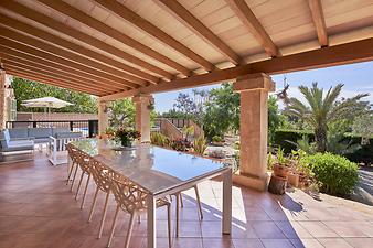 Finca Es Matullos: Überdachte Terrasse