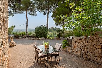 Finca El Ciprés: Platz vor dem Haus