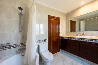 Ferienhaus Ca Nostra: Badezimmer im Erdgeschoss