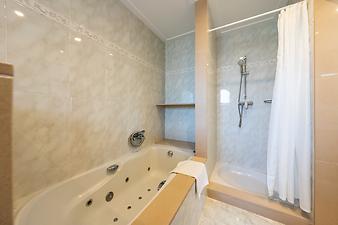 Ferienhaus Ca Nostra: Badezimmer 4