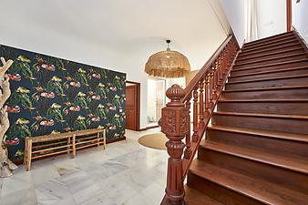 Ferienhaus Villa Port Verd: Entrada und Aufgang zum OG