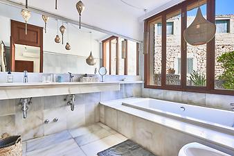 Ferienhaus Villa Port Verd: Badezimmer ensuite zu Schlafzimmer 1