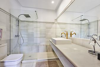 Ferienhaus Villa Port Verd: Badezimmer im OG