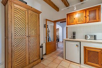 Finca Casa Ses Anyanes: Küchenschrank