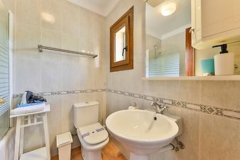 Finca Es Puig d'es Call: Badezimmer zu Schlafzimmer 8
