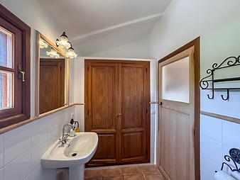 Finca Ses Bitles: Badezimmer mit Schrank