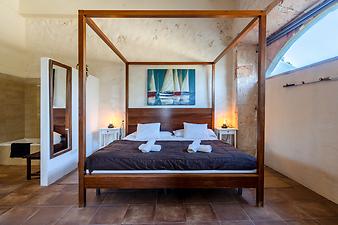 Finca Cas Pages des Pujol: Durchgang zum Badezimmer