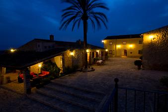 Finca Sa Franquesa Vella: Abendansicht Sa Franquesa Vella