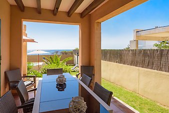 Ferienhaus Sa Copinya: Seitliche windgeschützte Terrasse