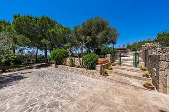 Finca Es Puig d'es Call: Stufen zum Poolbereich