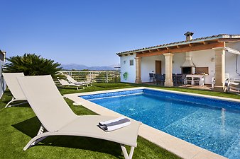 Finca Can Serra: Poolterrasse