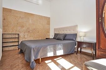 Finca Can Serra: Schlafzimmer 1 im Erdgeschoss