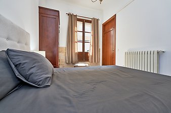 Finca Can Serra: Schlafzimmer 1- Stadthaus