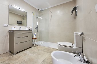 Finca Can Serra: Badezimmer im Erdgeschoss