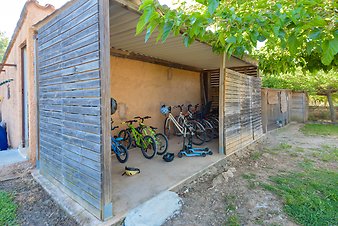 Finca Can Pere Rei: Fahrradschuppen