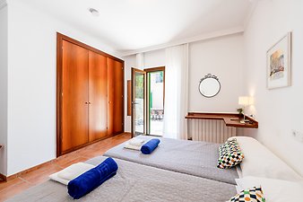 Finca Es Puig d'es Call: Schlafzimmer 6, 2. Gebäude, Eingang vom Patio aus