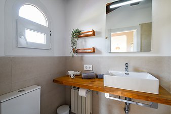 Finca Can Torrecita: Turmzimmer- Bad