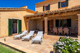 Finca Sa Fonteta: Sa Fonteta- überdachte Terrasse