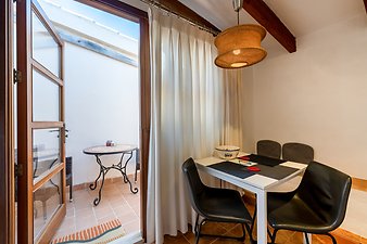 Finca Son Jorbo: Luna- Blick von der Küche Richtung Terrasse
