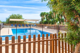 Finca Coll Doret: Porche am Pool