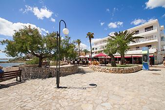 Ferienwohnung Ses Roques de Cala Bona:  Bummeln und Flanieren in Cala Bona