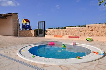 Finca mit Kinderpool