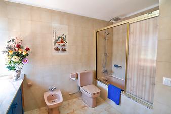 Ferienhaus Can Ravell: Badezimmer ensuite